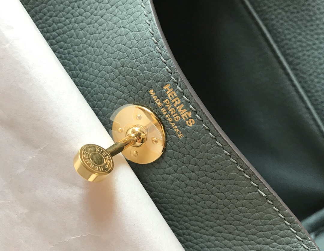 Replica Hermes H079086CK18 Lindy Mini Bag 19cm Semi-manual H231905