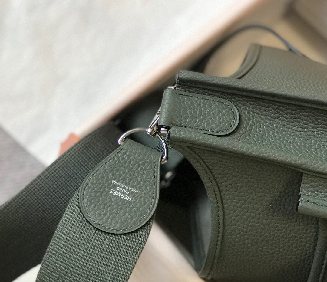 Replica Hermes H083435 Evelyne III 29 Shoulder Bag Silver Hardware Dark Green