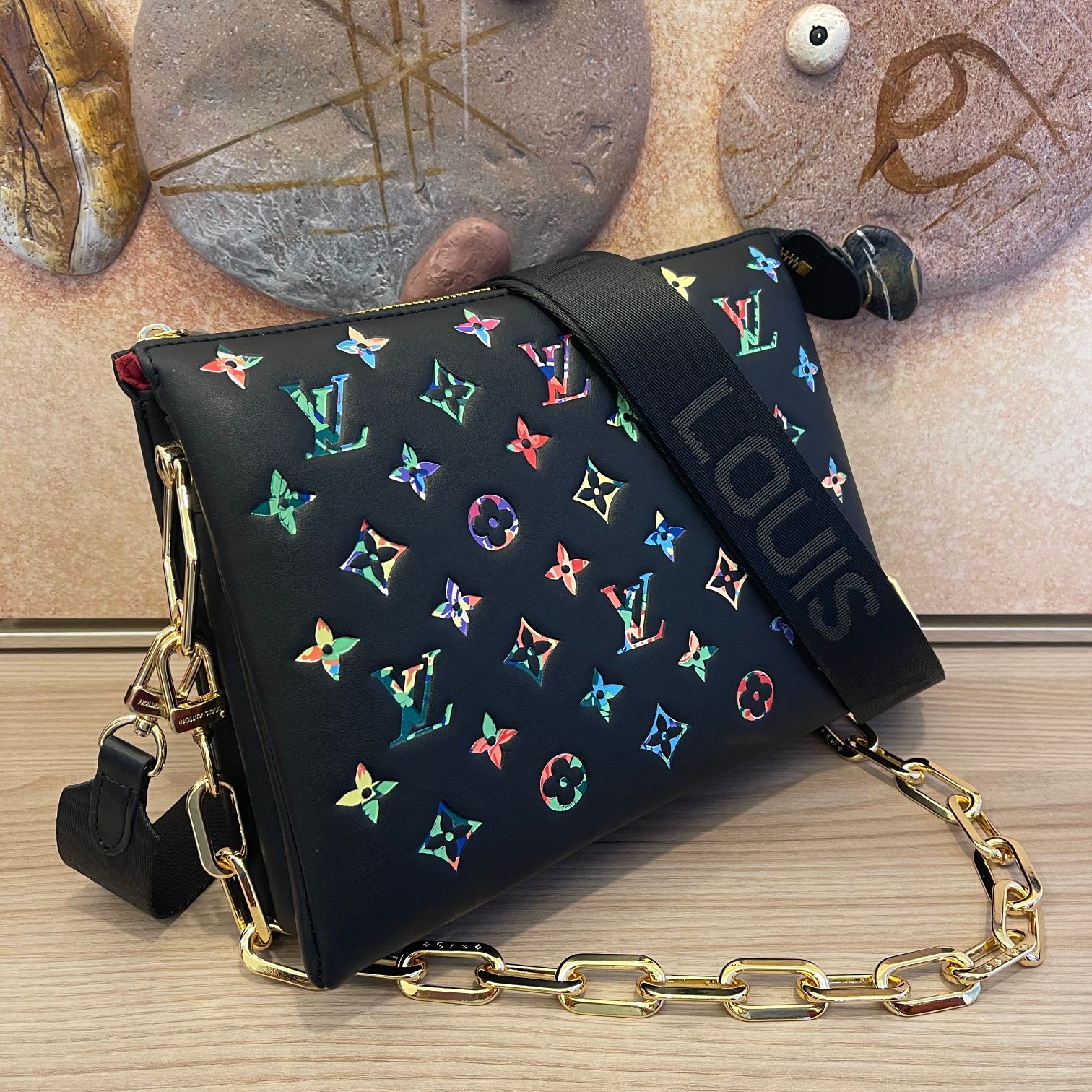 LOUIS VUITTON