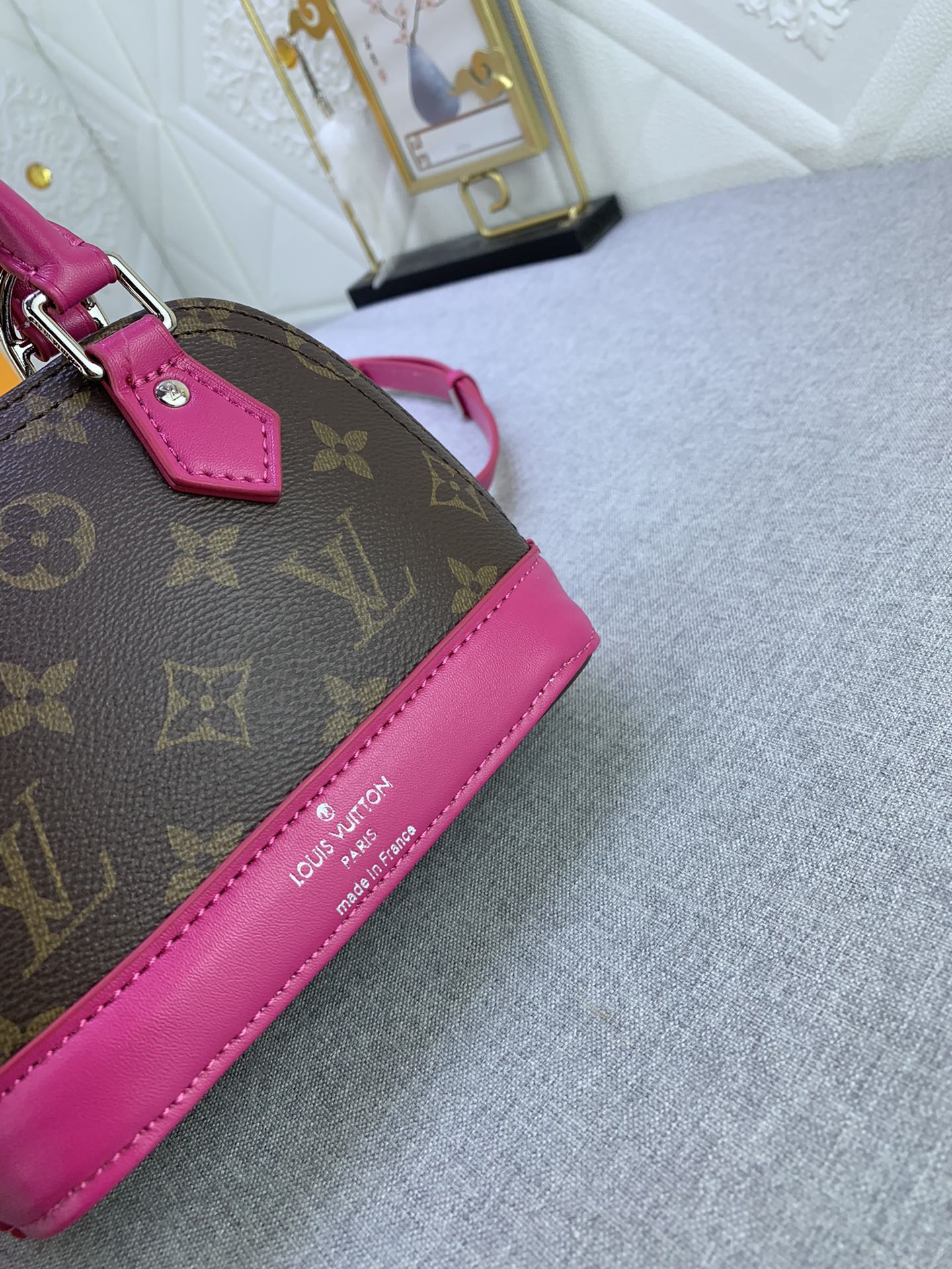 LOUIS VUITTON