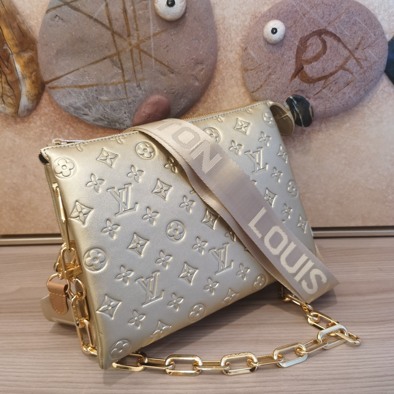 LOUIS VUITTON