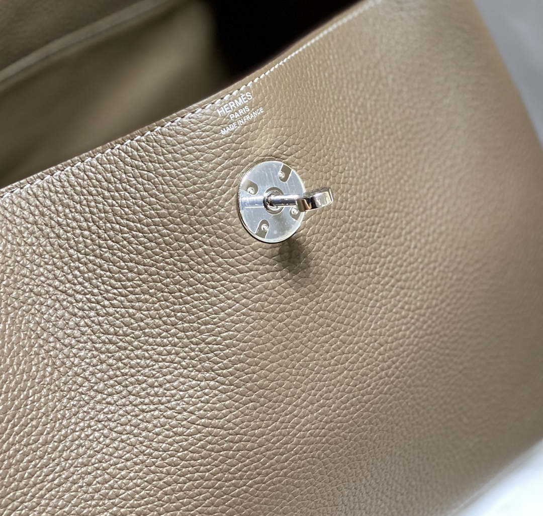 Replica Hermes H073428 Lindy Bag 26 30 H231958