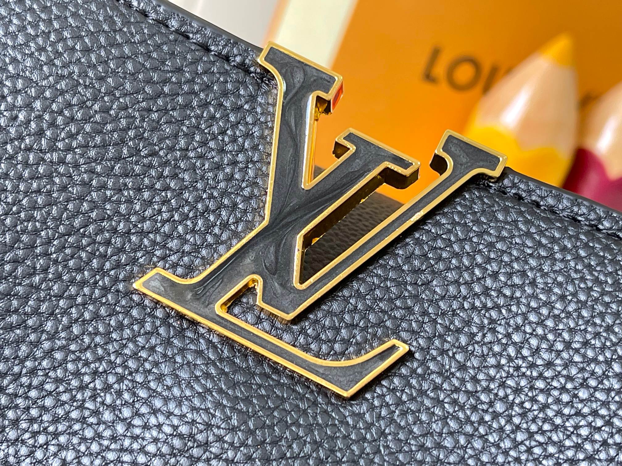 LOUIS VUITTON