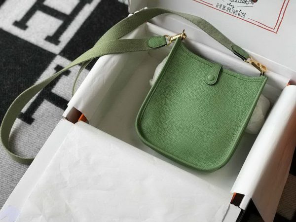 Replica Hermes Evelyne Bag Designer Hermes Mini Crossbody Bag 20393 Gold Buckle Light Green