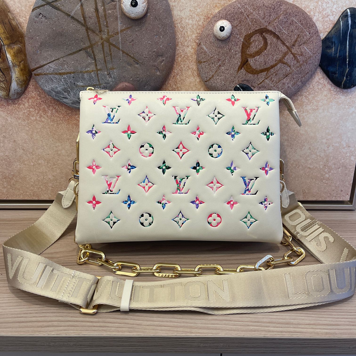 LOUIS VUITTON