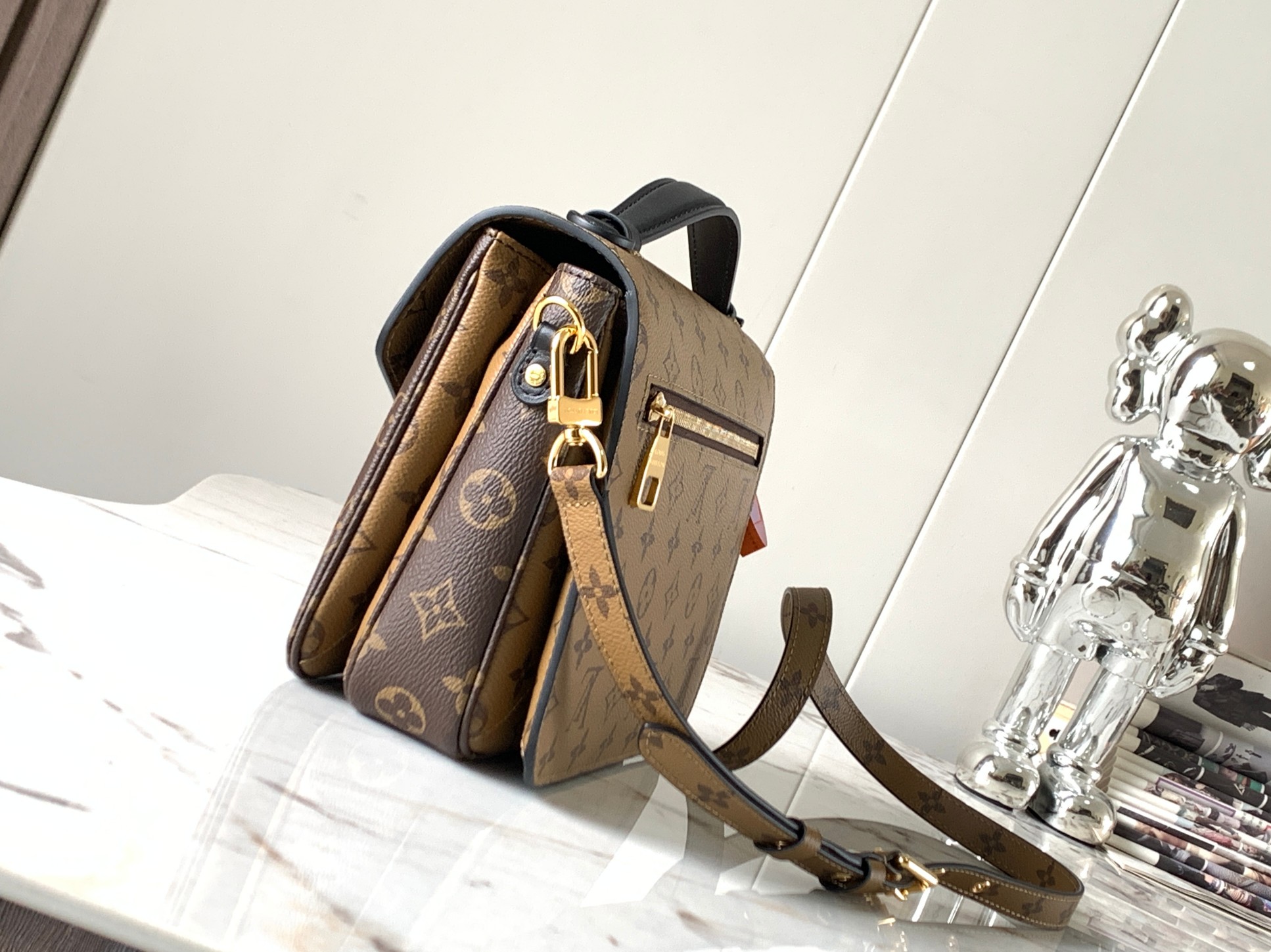 LV POCHETTE METIS chip diamond jump code messenger bag series Size details:25*19*7 cm