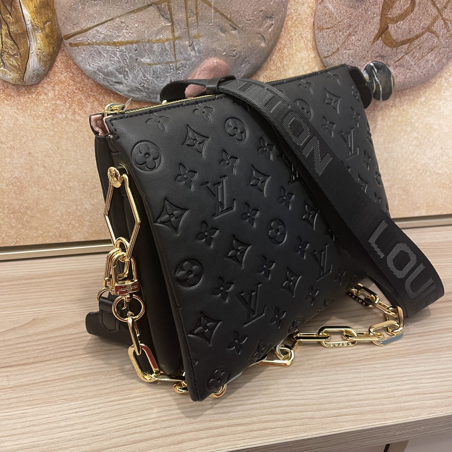 LOUIS VUITTON