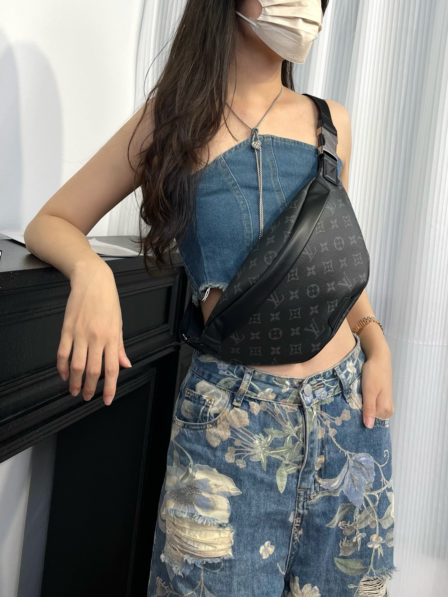 LOUIS VUITTON  M46035