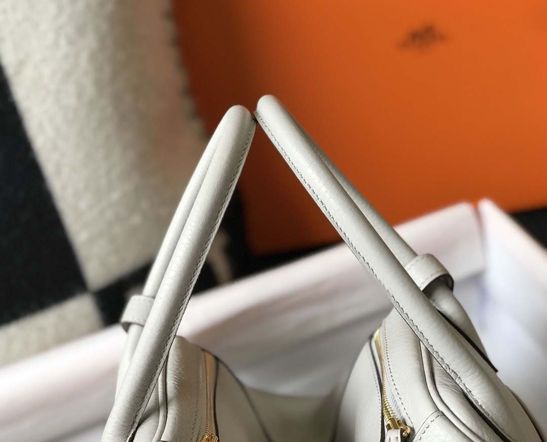 Replica Hermes H073428 Lindy Bag 26 30 H231943