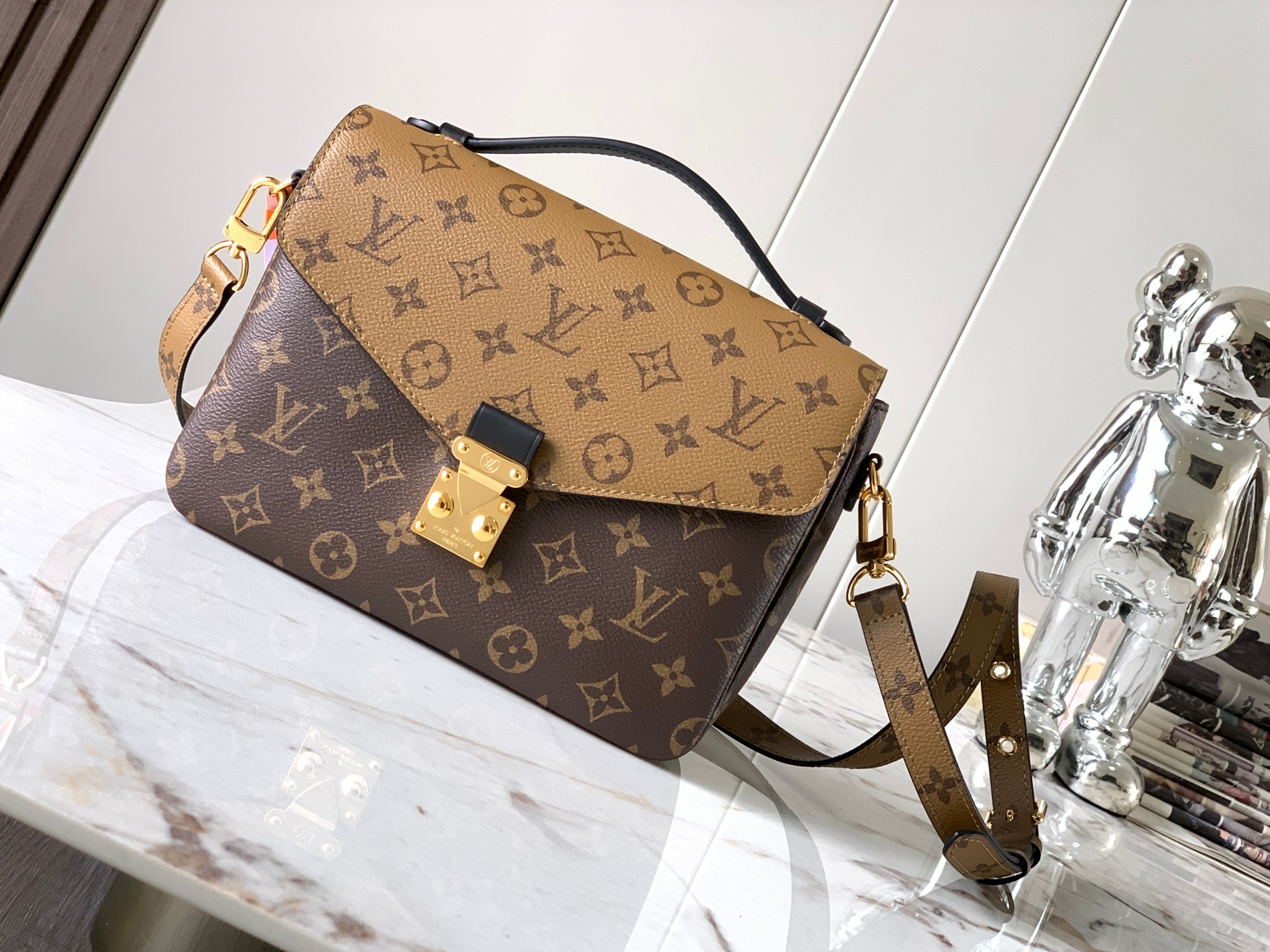 LV POCHETTE METIS chip diamond jump code messenger bag series Size details:25*19*7 cm