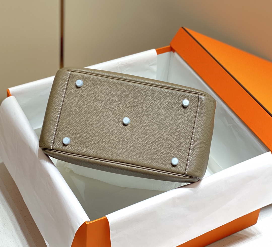 Replica Hermes H073428 Lindy Bag 26 30 H231958