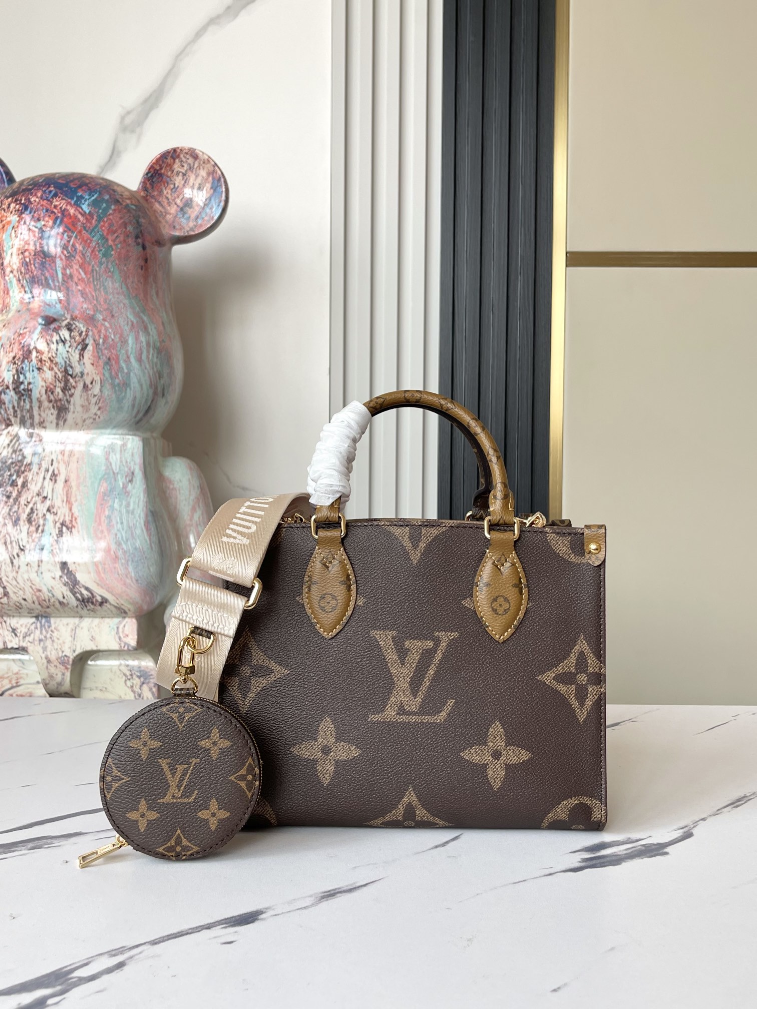 LOUIS VUITTON