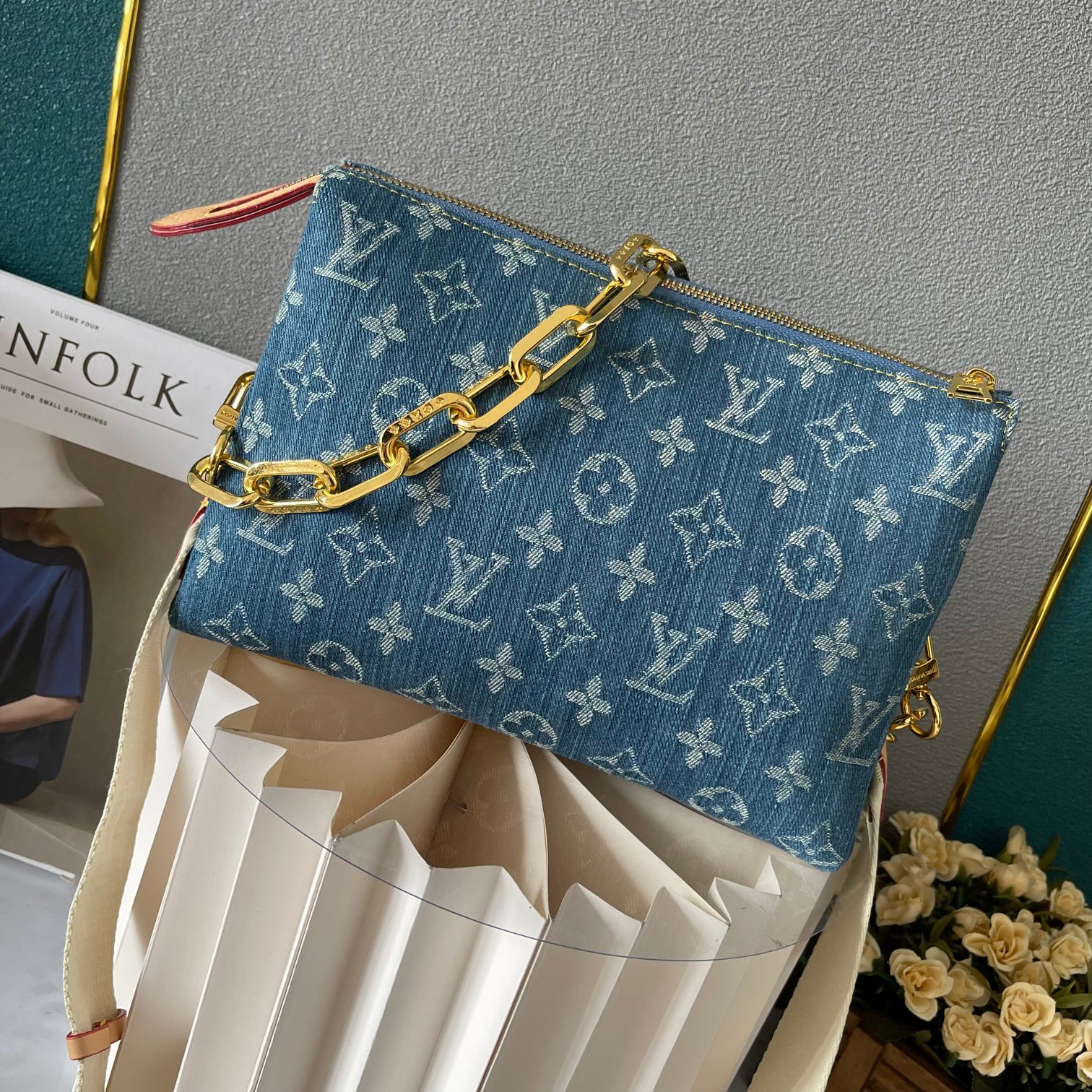 LOUIS VUITTON