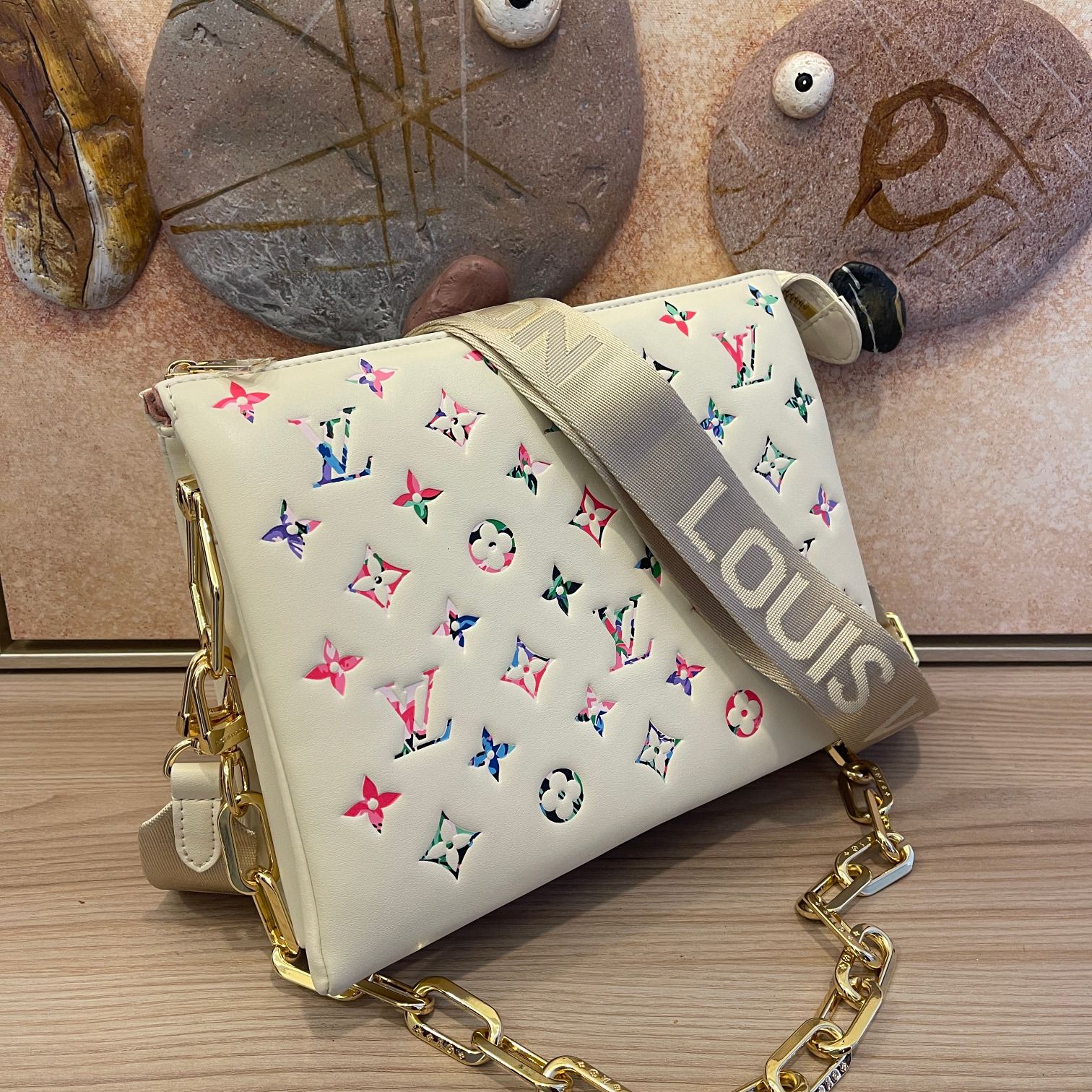 LOUIS VUITTON