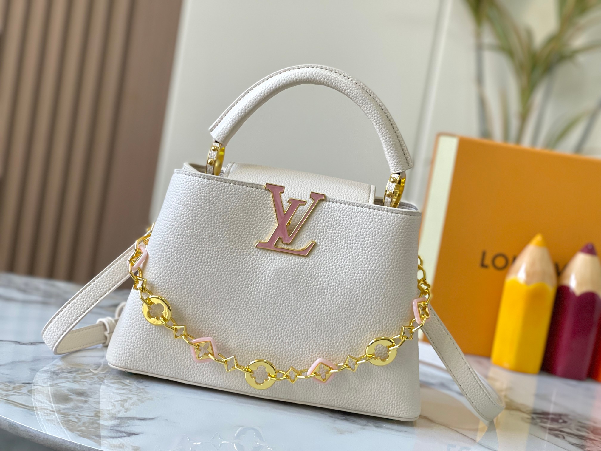 LOUIS VUITTON
