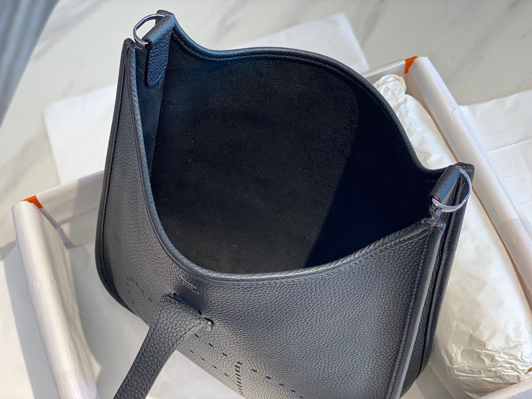 Replica Hermes H083435 Evelyne III 29 Shoulder Bag Silver Hardware Black