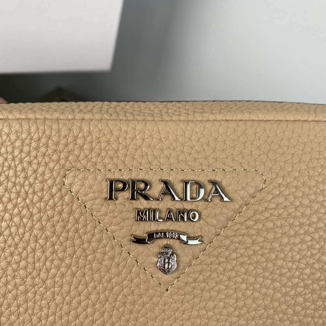 Replica Prada Leather bag with shoulder strap 1BH082 Apricot