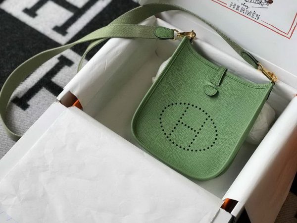 Replica Hermes Evelyne Bag Designer Hermes Mini Crossbody Bag 20393 Gold Buckle Light Green