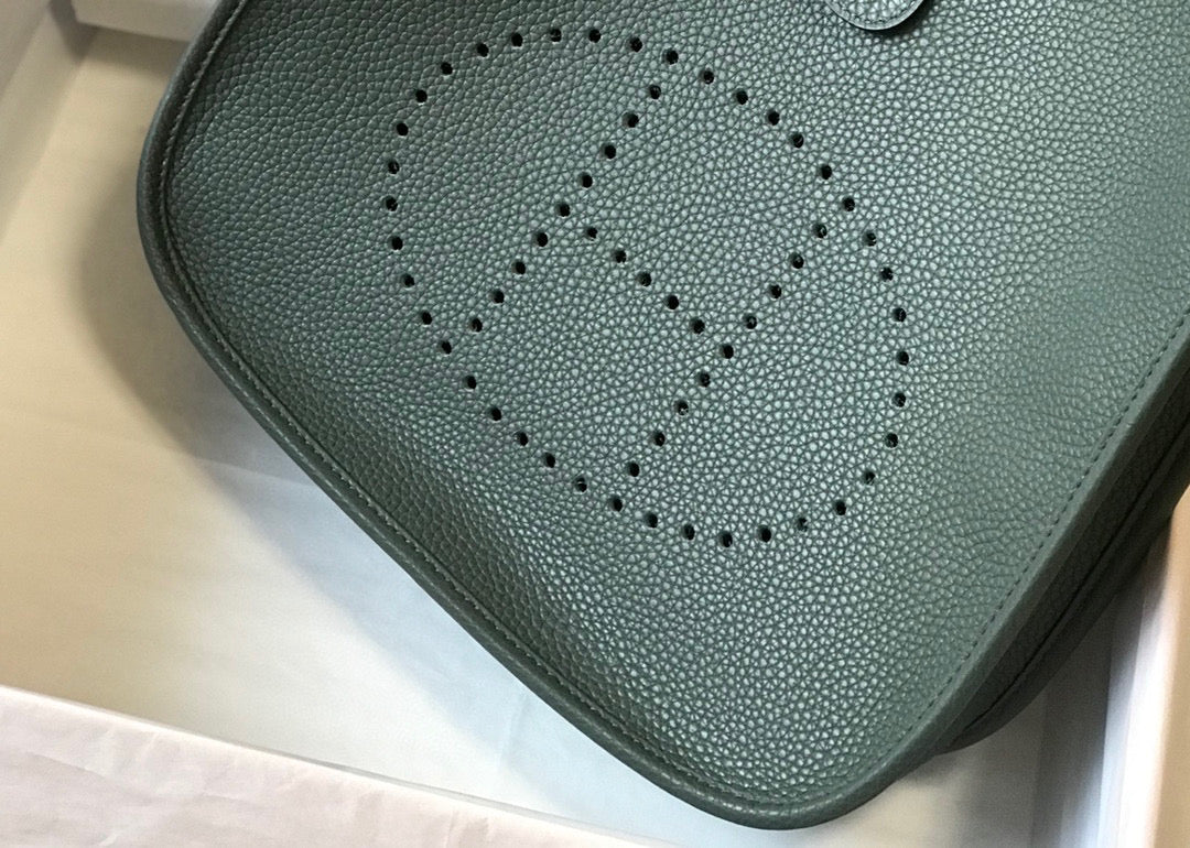 Replica Hermes H083435 Evelyne III 29 Shoulder Bag Silver Hardware Dark Green