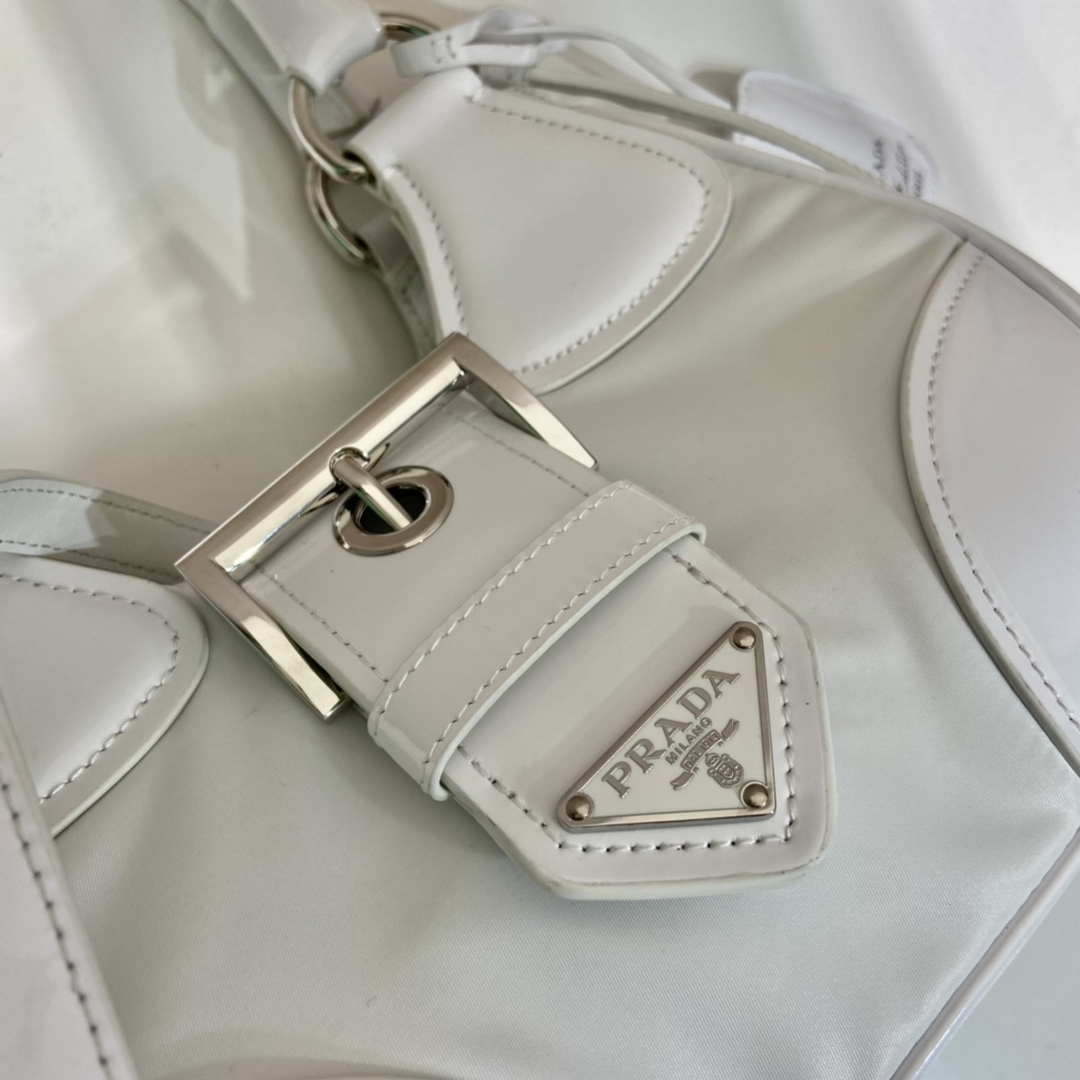 Replica Prada 1BA368 Moon padded patent leather bag White