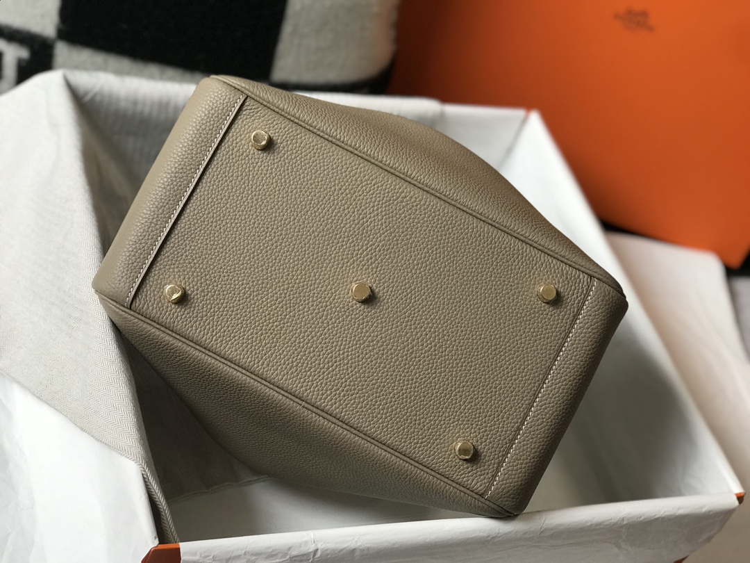 Replica Hermes H073428 Lindy Bag 26 30 H231945