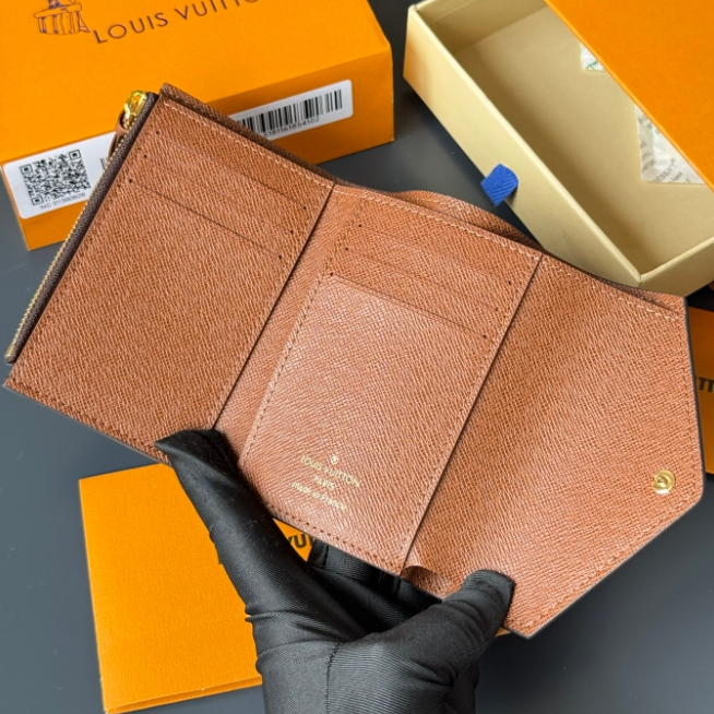 LV-Brown Canvas Wallet