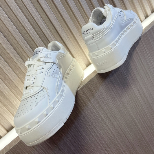 Valentino-Thick Soled White Shoes With Increased Height