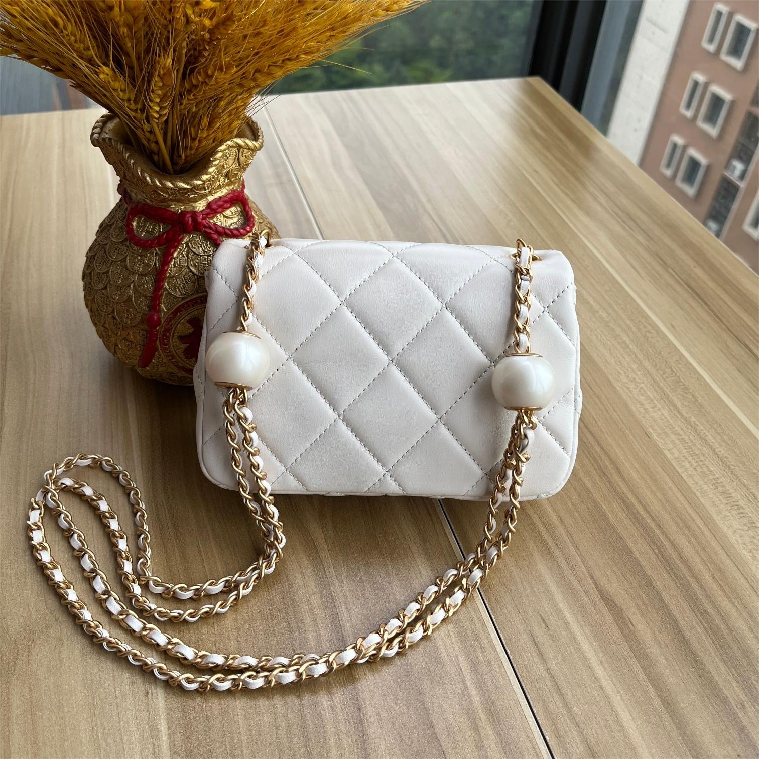 Chanel-Mini cap bag 22b