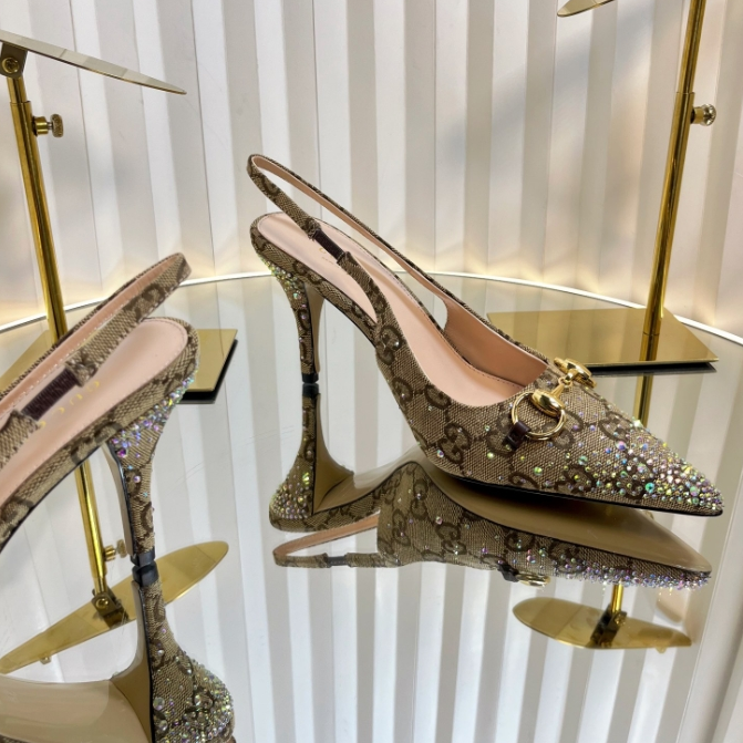 Gucci-Horseshoe Buckle High Heeled Sandals