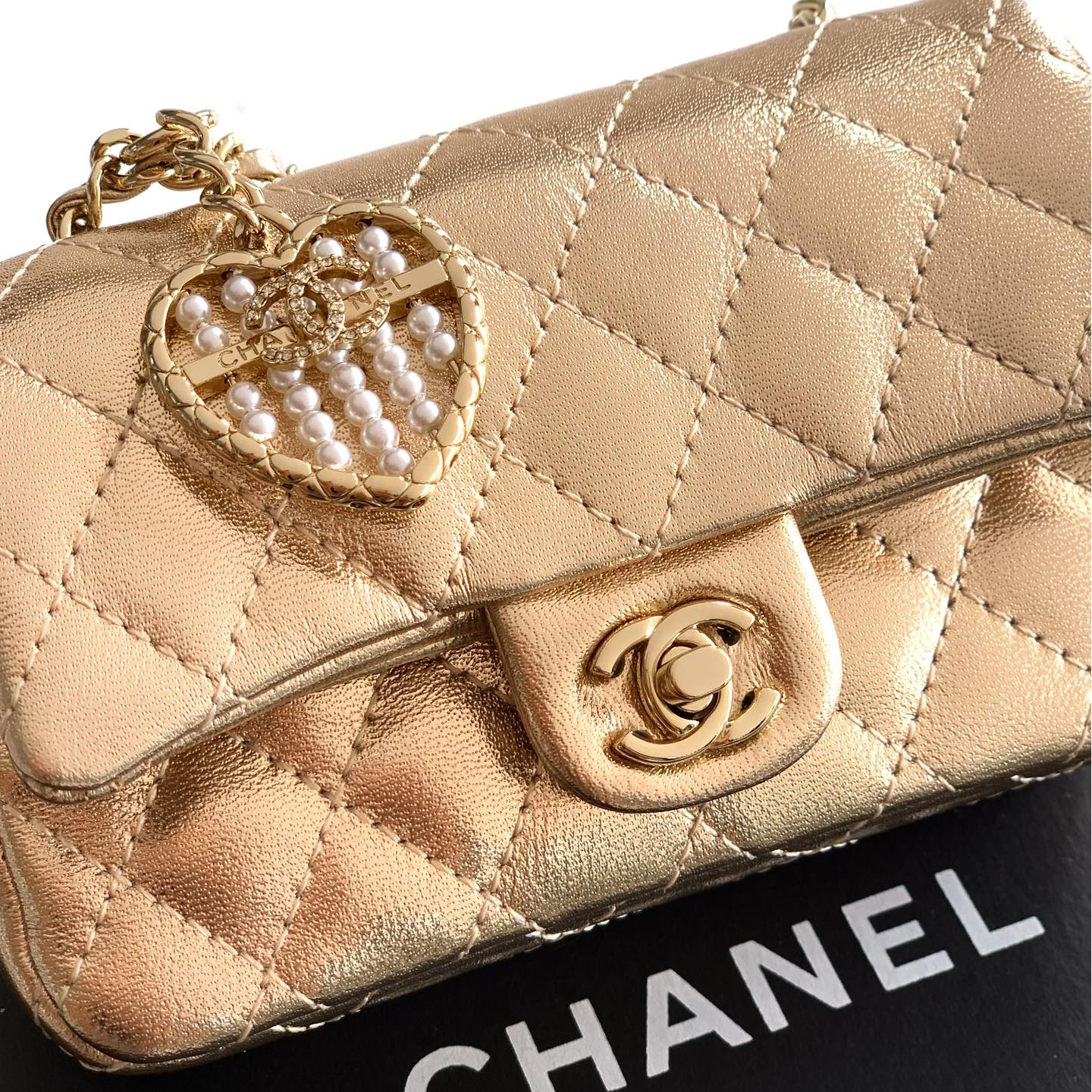 Chanel-25A mini love pearl CF handbag
