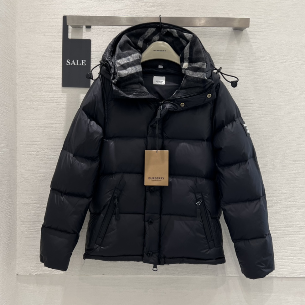 Burberry - Long-sleeved Down Jacket with Detachable Sleeves