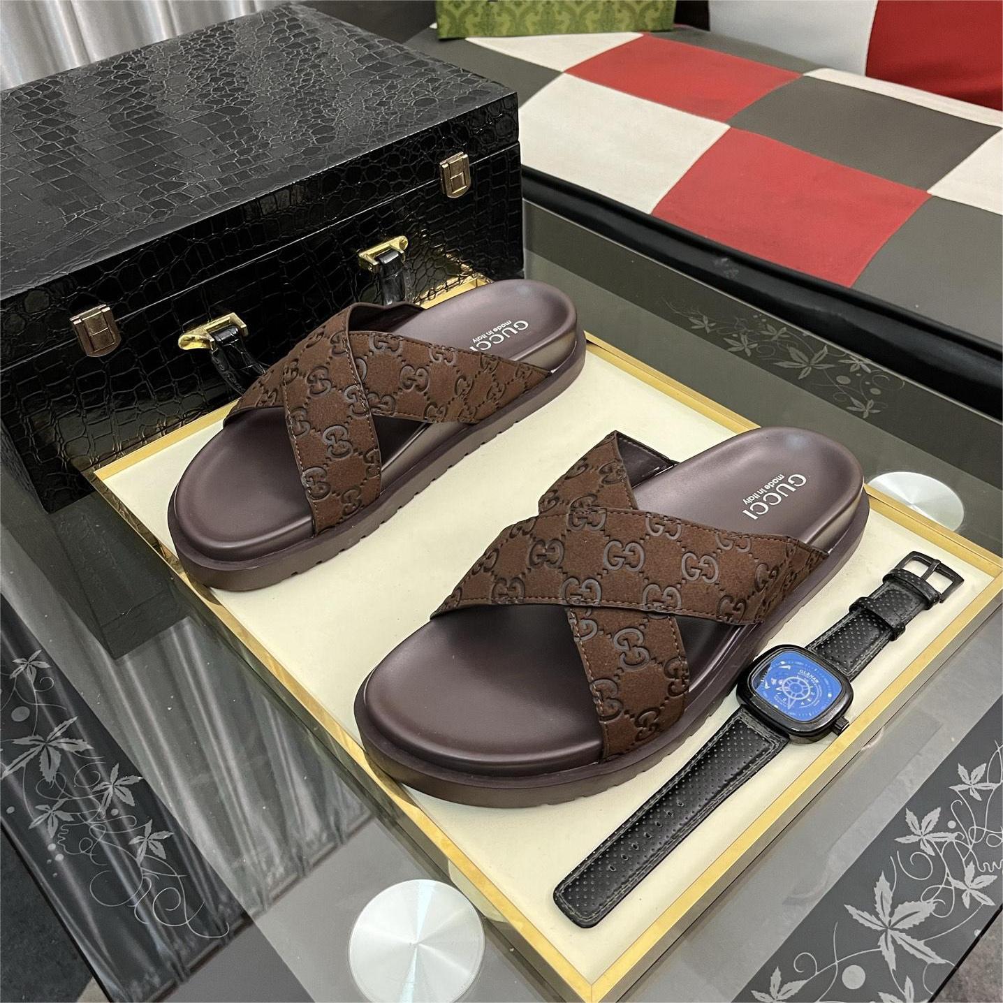 Gucci-Casual embossed cowhide sandals