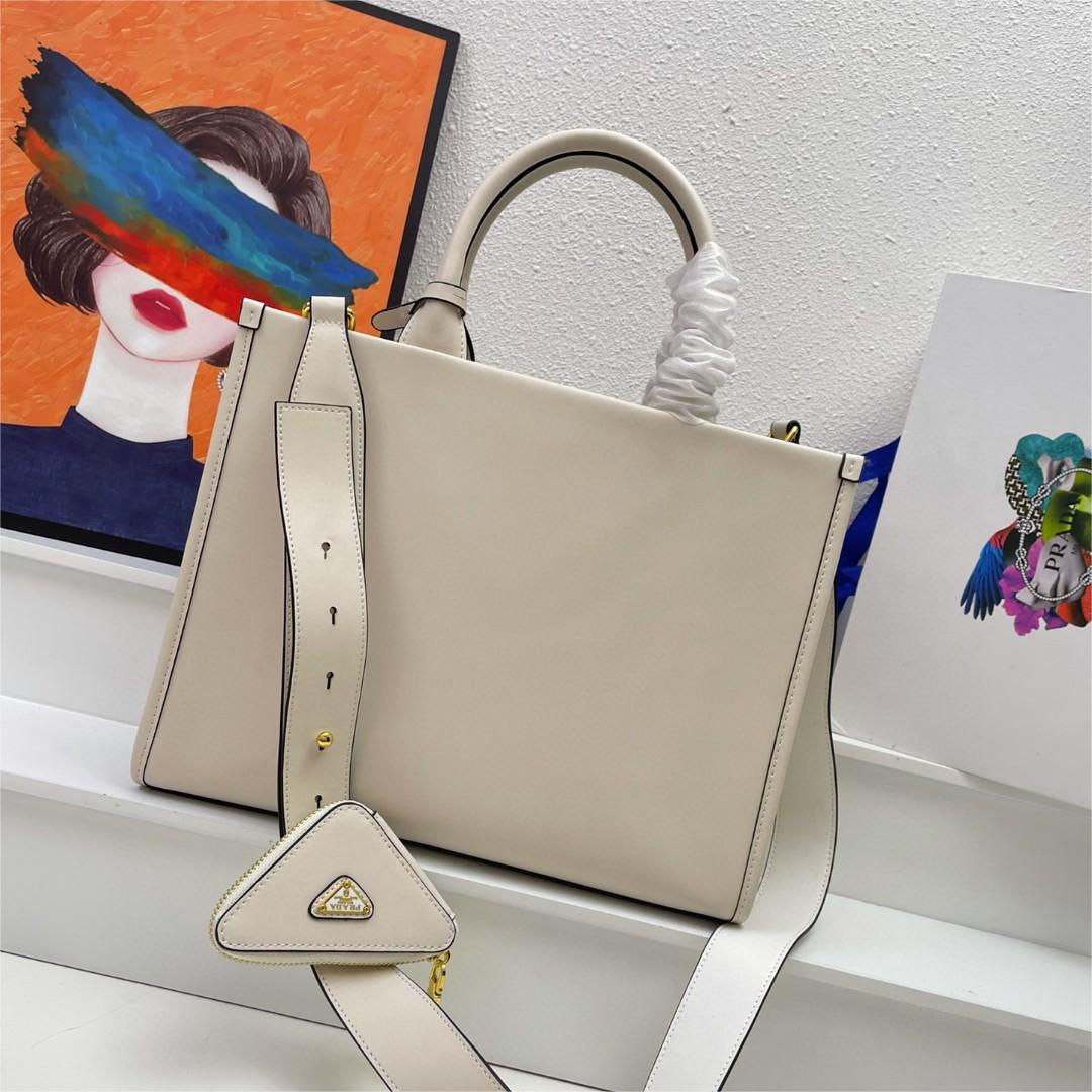 Prada-Full leather tote bag with Safiano leather handle design