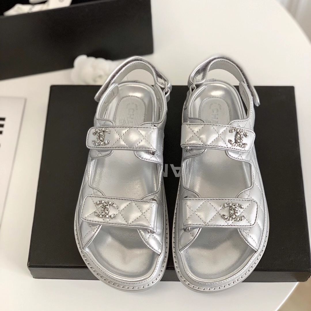CHANEL-Velcro Cowhide Denim Fabric with Resin Buckle Paired with Sandals