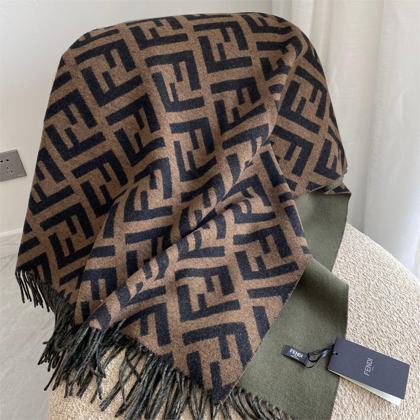 FENDI-Classic pattern wool and cashmere cape