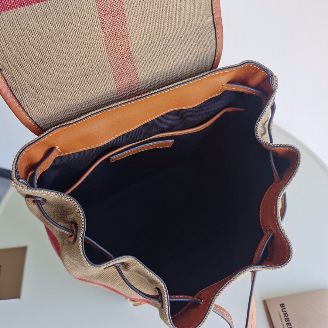 Burberry-Cleverly match the leather element backpack with stitching