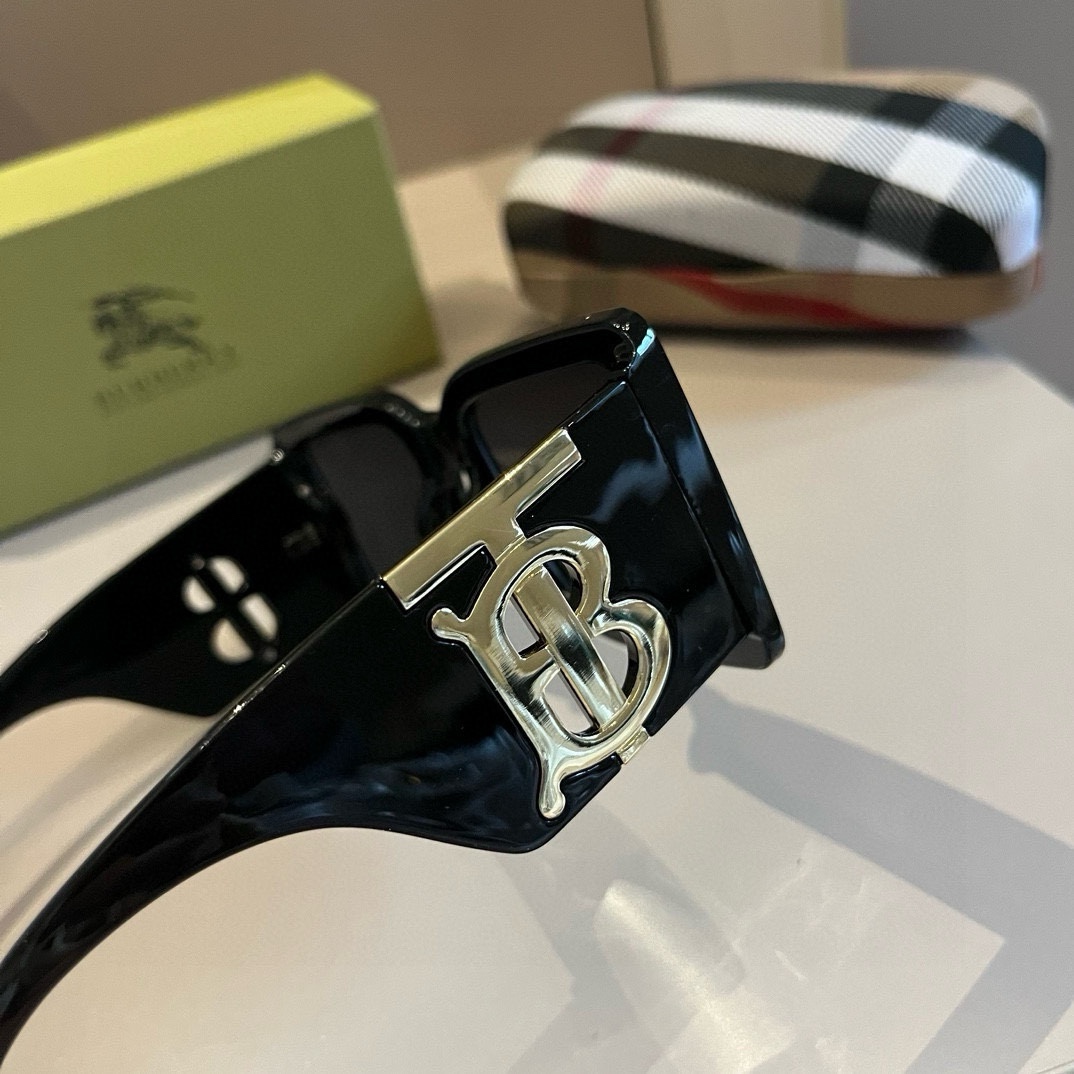 Burberry-Big Box Big Logo Sunglasses