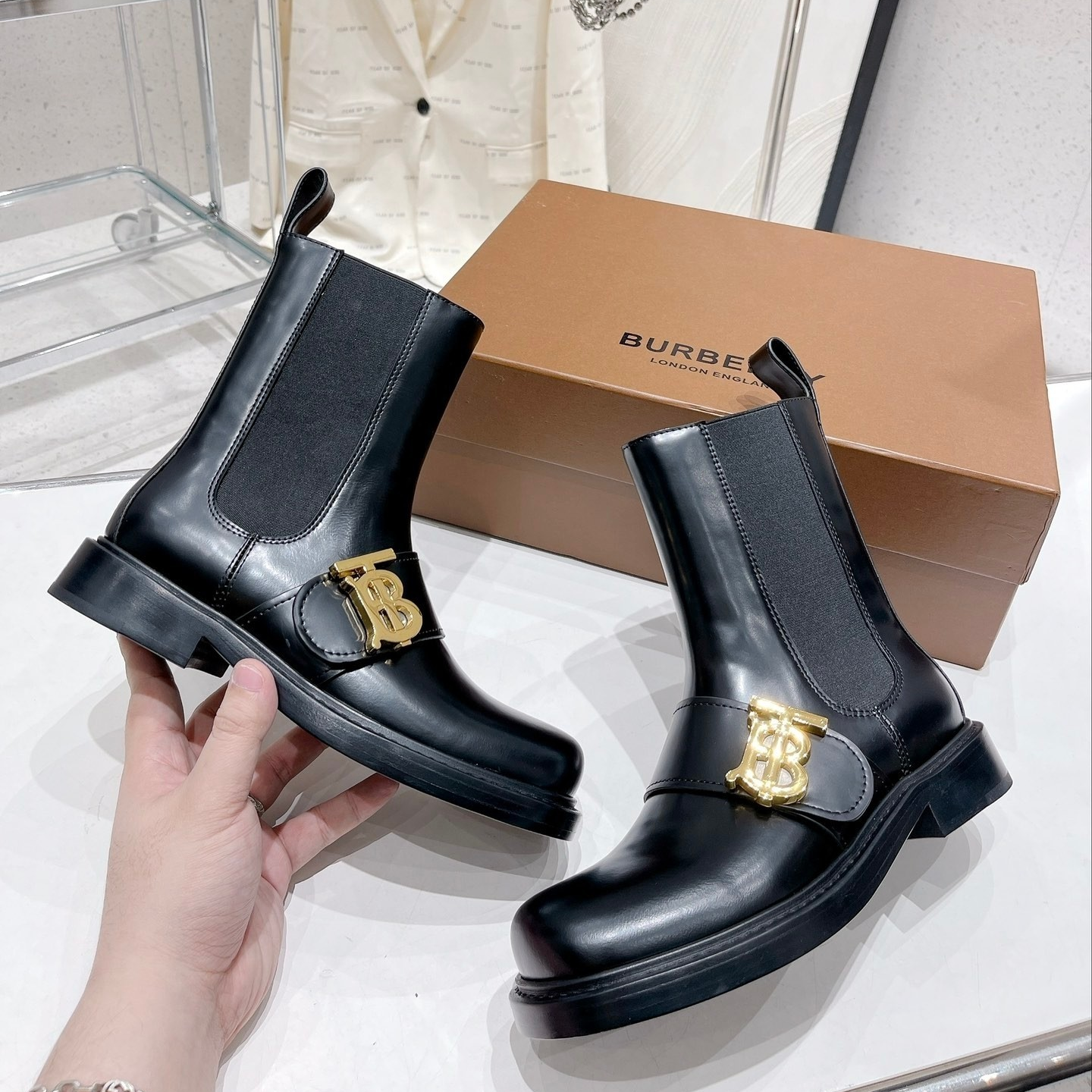 Burberry-Chelsea leather boots