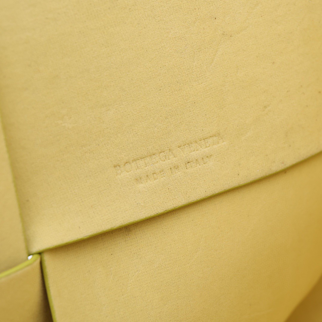 BV-Cloud cowhide woven velvet fabric with inner bag and small pouch