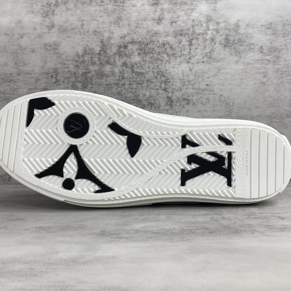 LV - Charlie Round Toe Lace Up High Top Board Shoes