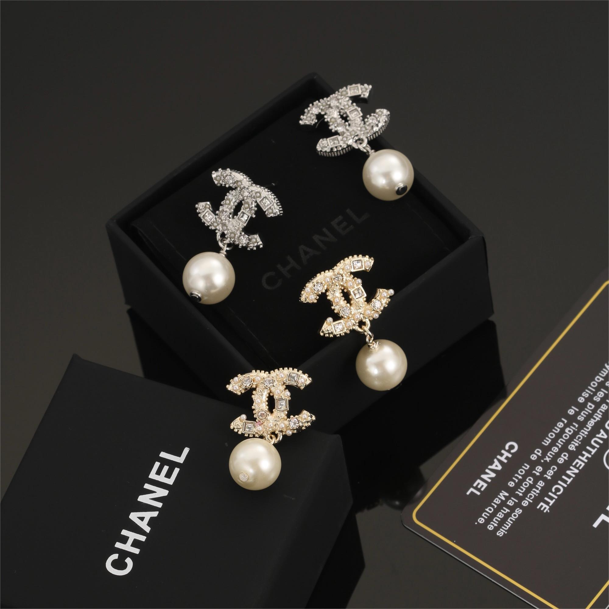 Chanel-Little Pearl