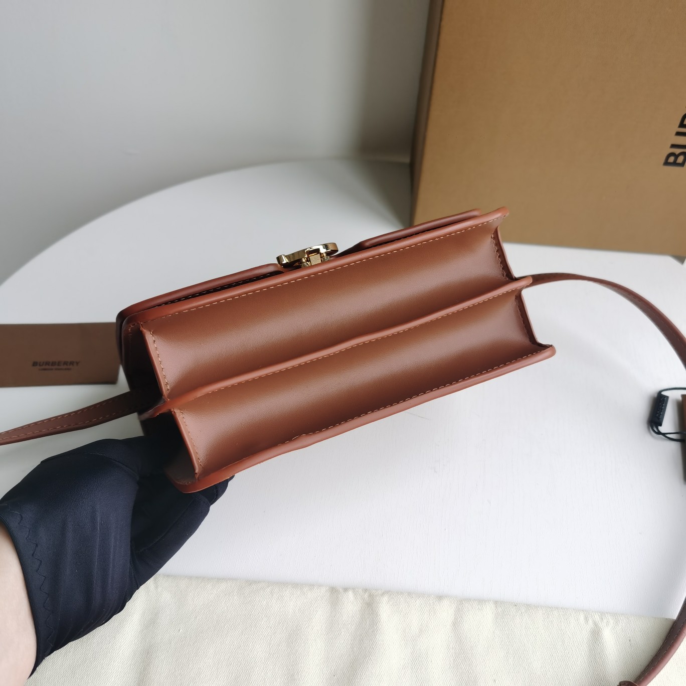 Burberry-Leather Lock Bag