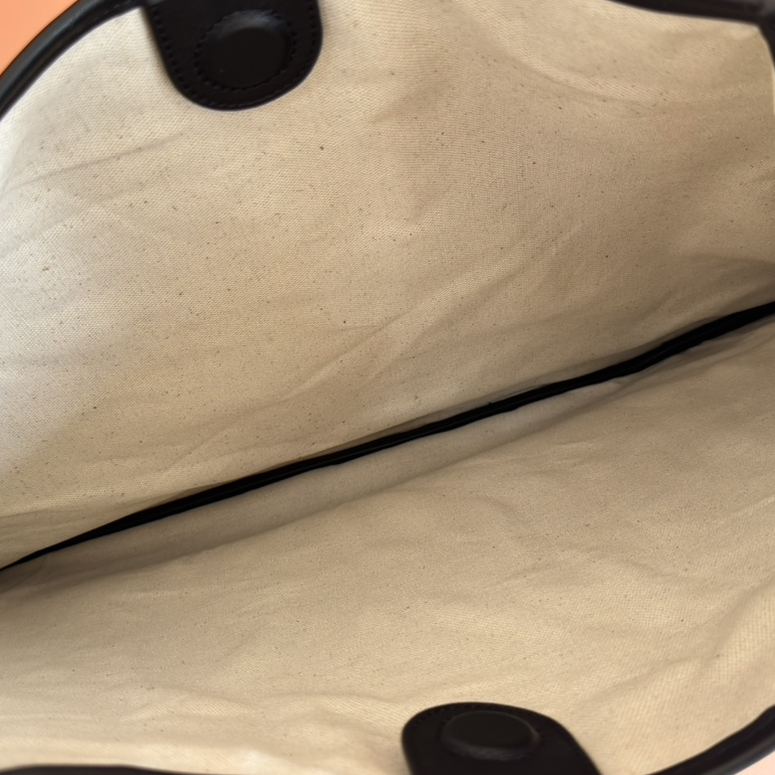 GUCCI - Body Removable Shoulder Strap Magnetic Closure Canvas Shoulder Handbag