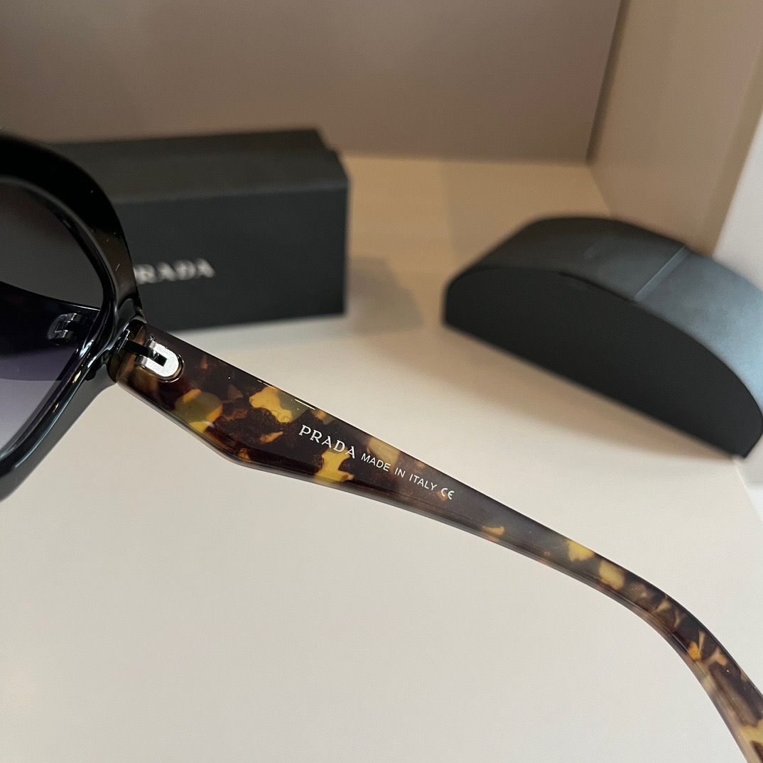 Prada-angular cat eye cool style sunglasses