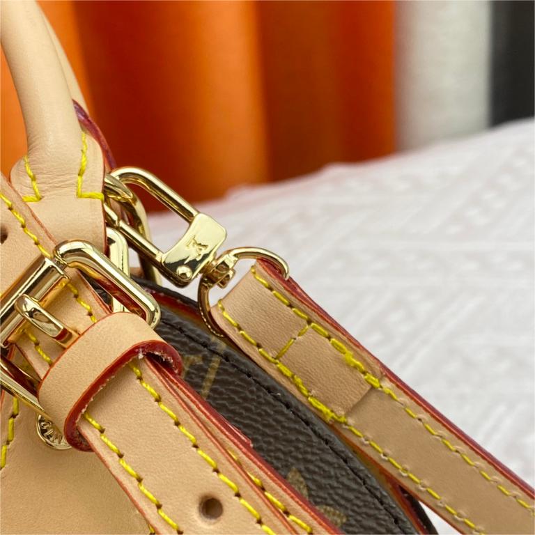 LV-Nicolas Ghesquière ellipse monogram