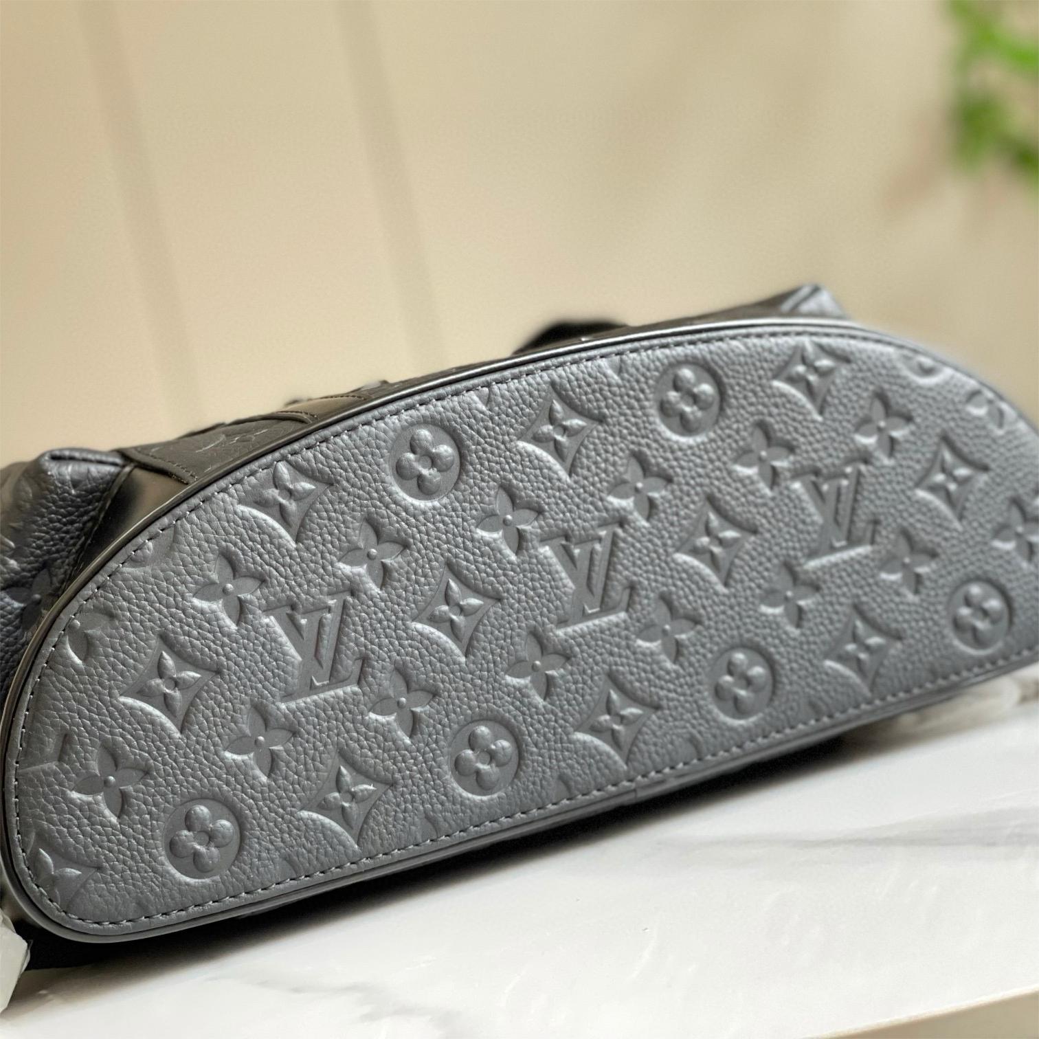 LV-Christopher Monogram Taurillon