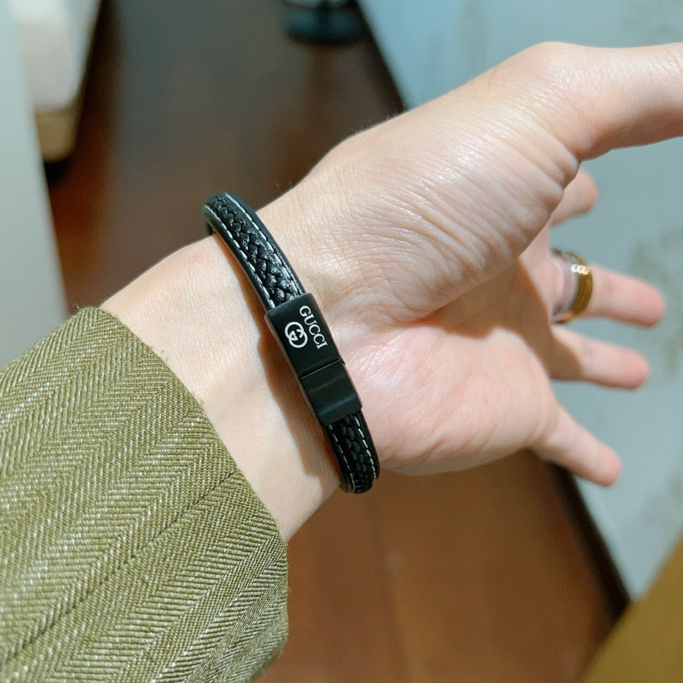 GUCCI - Head Layer Cowhide Wristband Strap