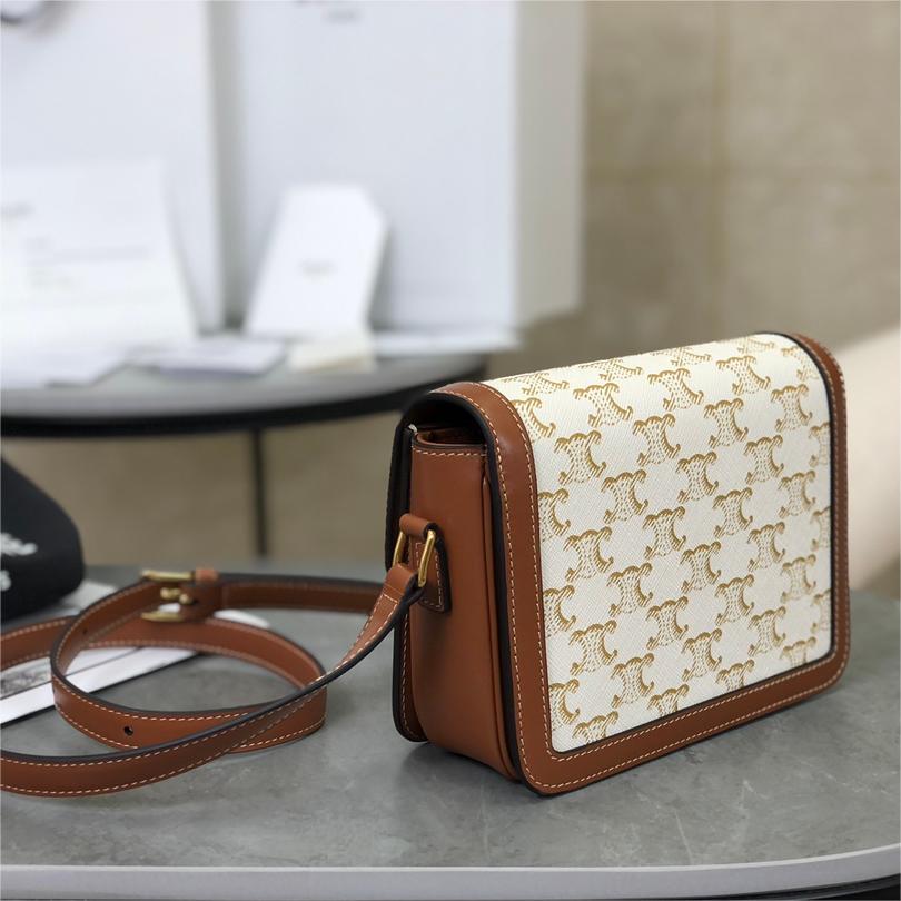 Celine-TEEN TRIOMPHE