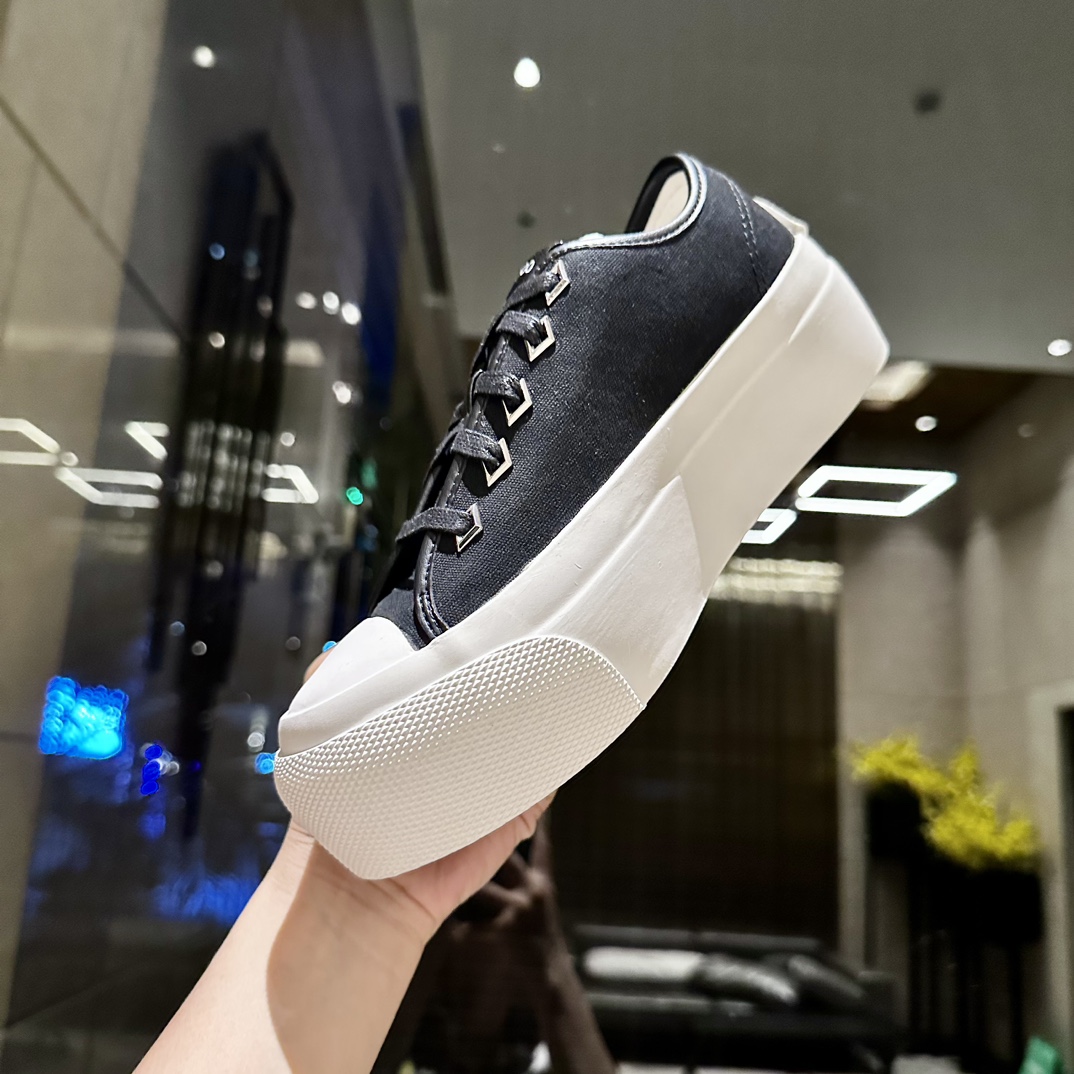 Jimmy Choo-Canvas casual white shoes