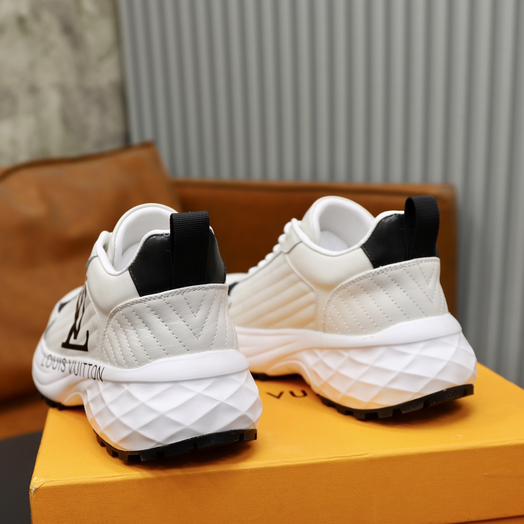 LV-Lightweight and durable sports shoes